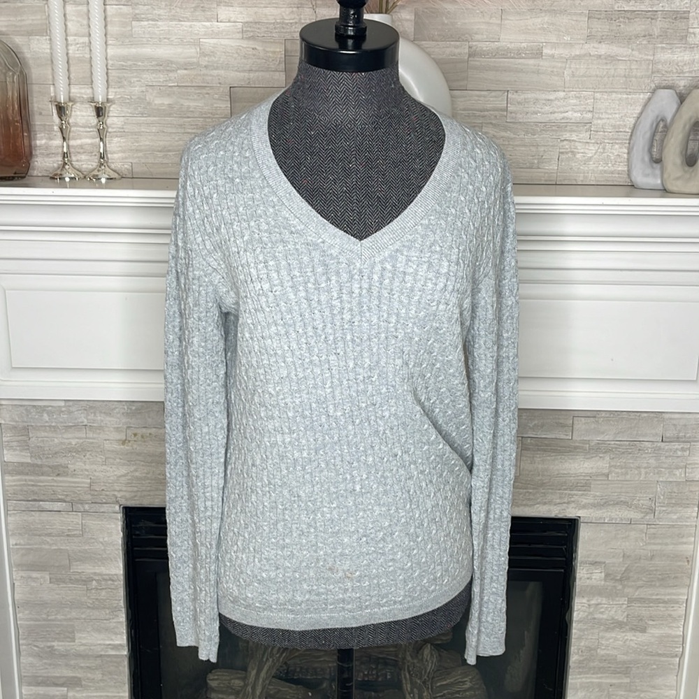 Tommy Hilfiger Gray Knit V Neck Sweater Size Medium